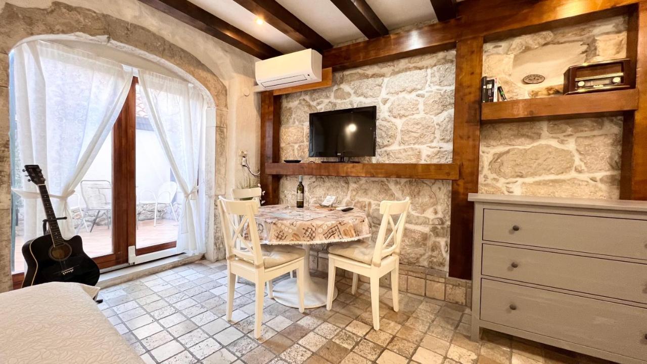 Guesthouse F Split Exterior foto