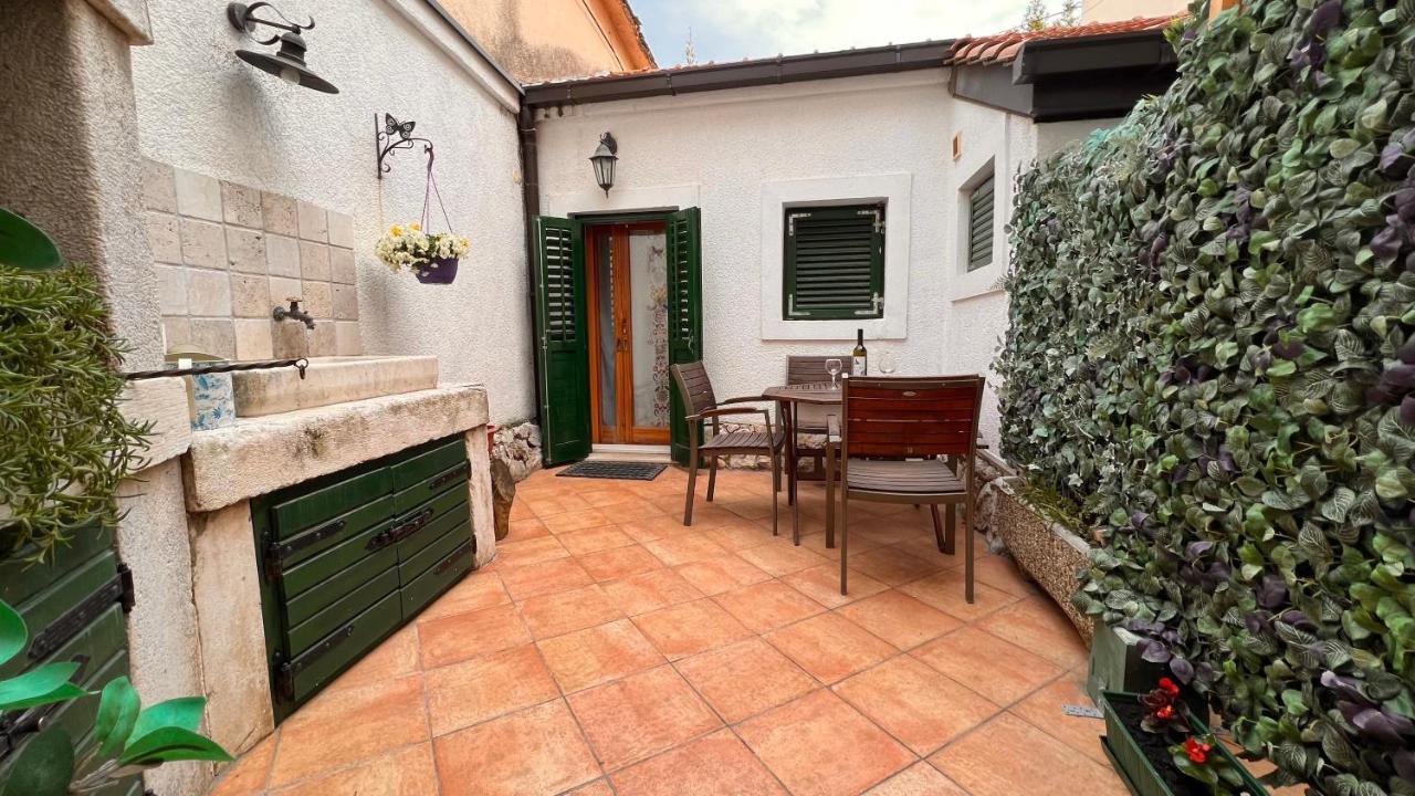 Guesthouse F Split Exterior foto