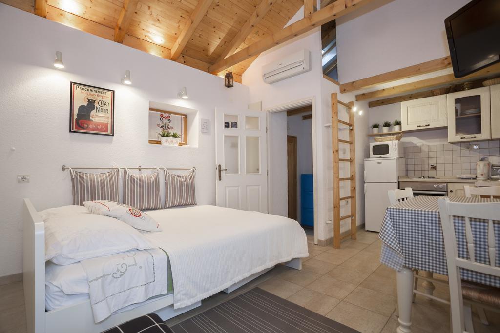 Guesthouse F Split Exterior foto